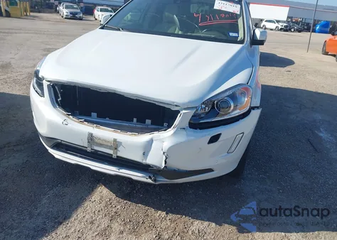 2017 Volvo Xc60 T5 Inscription z USA, uszkodzony, nr VIN YV440MDU1H2196016